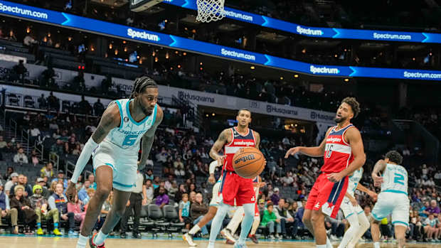 Jalen McDaniels vs Wizards Oct 10